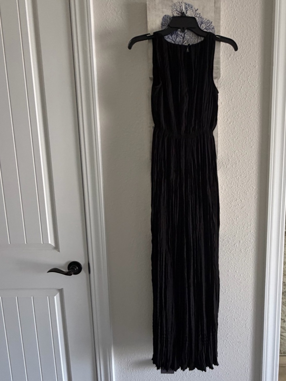 Banana Republic Black Sleeveless Pleated Maxi Dress XS